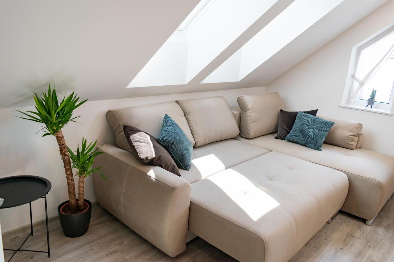 Prima Countryside Apartments Zirovnica ภายนอก รูปภาพ