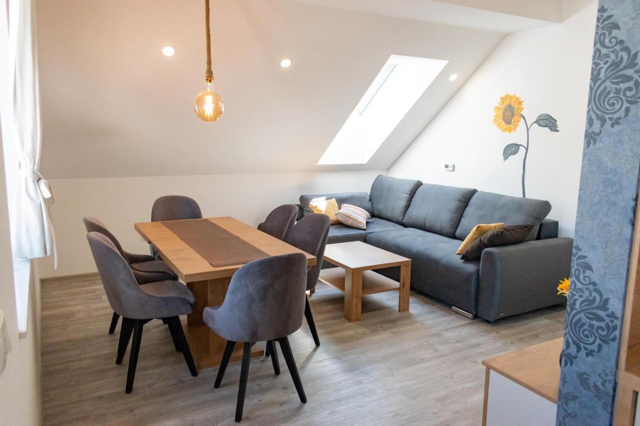 Prima Countryside Apartments Zirovnica ภายนอก รูปภาพ