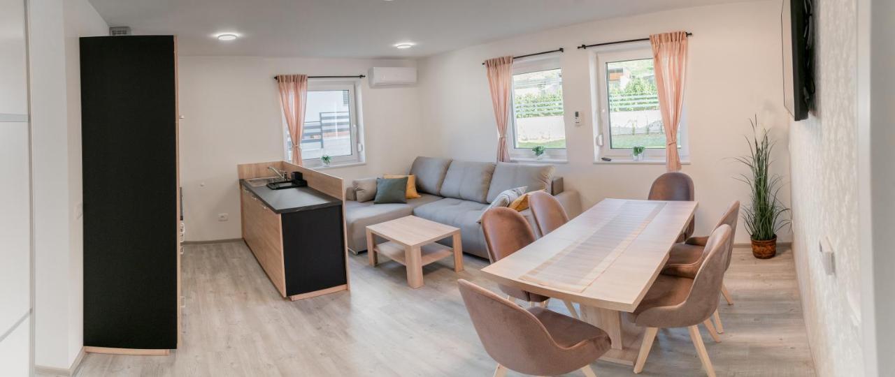 Prima Countryside Apartments Zirovnica ภายนอก รูปภาพ