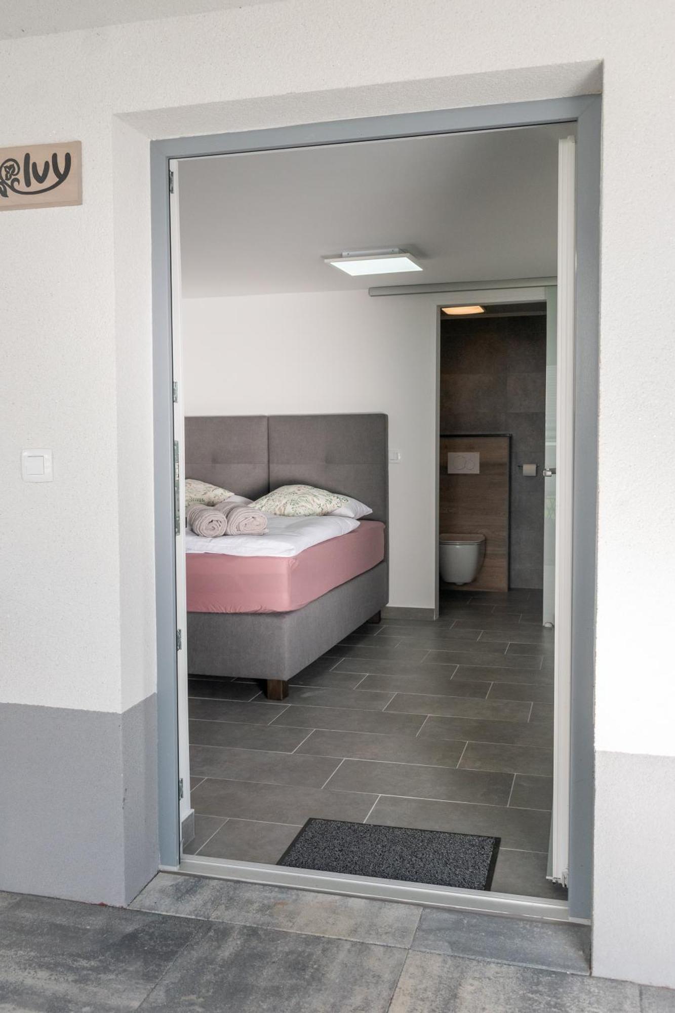 Prima Countryside Apartments Zirovnica ห้อง รูปภาพ