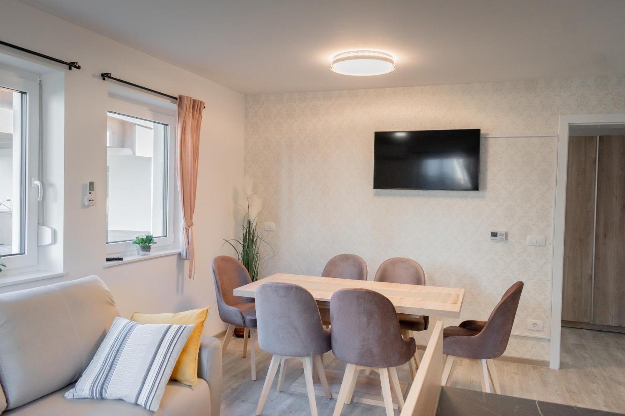 Prima Countryside Apartments Zirovnica ห้อง รูปภาพ