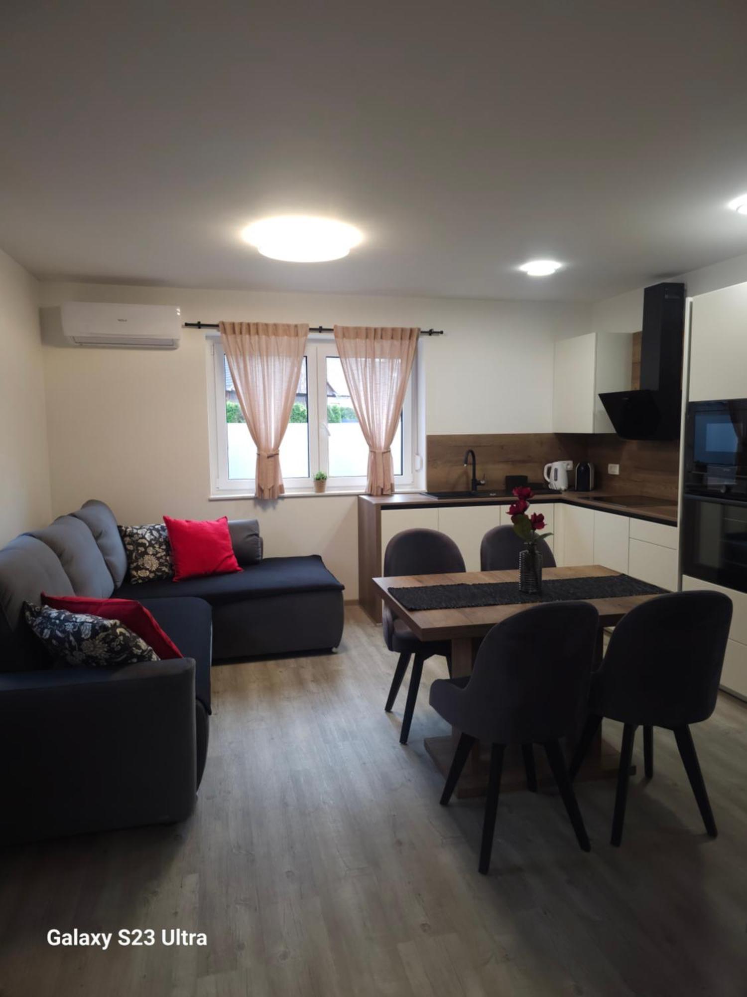 Prima Countryside Apartments Zirovnica ห้อง รูปภาพ