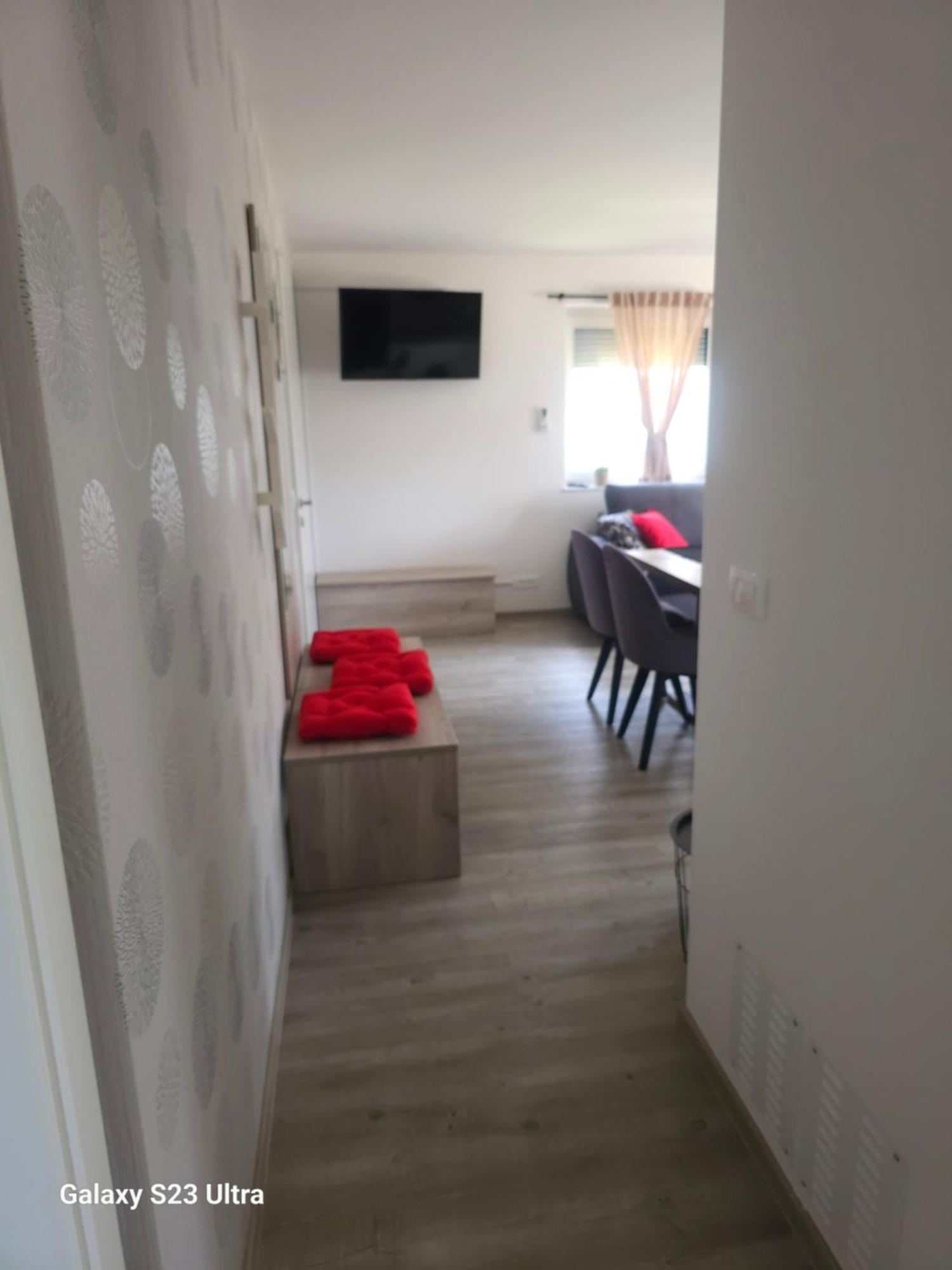 Prima Countryside Apartments Zirovnica ห้อง รูปภาพ