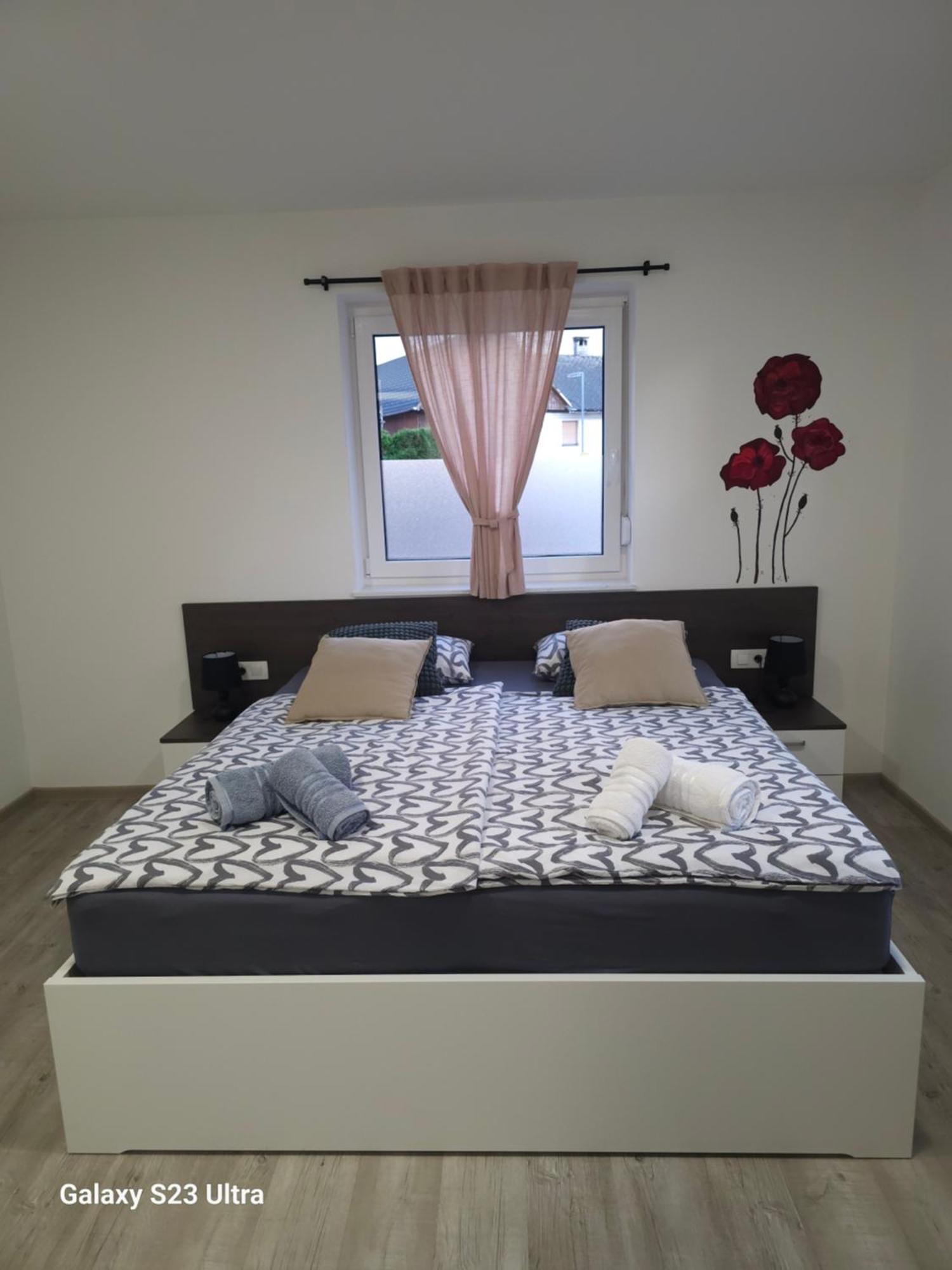 Prima Countryside Apartments Zirovnica ห้อง รูปภาพ